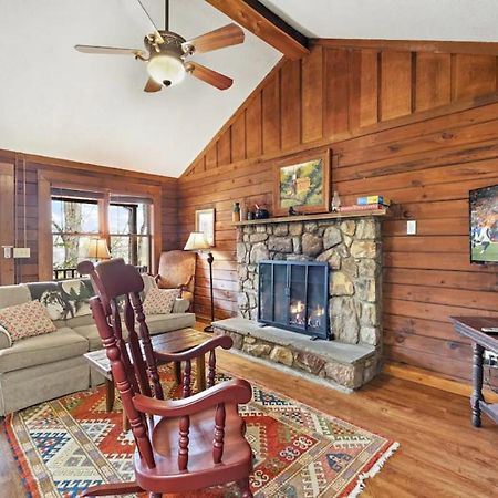 Log Cabin On Peaceful River Blowing Rock Kültér fotó