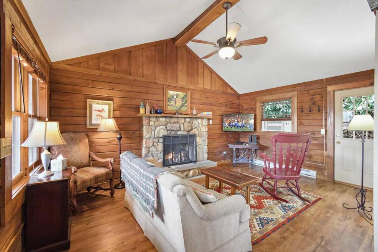 Log Cabin On Peaceful River Blowing Rock Kültér fotó