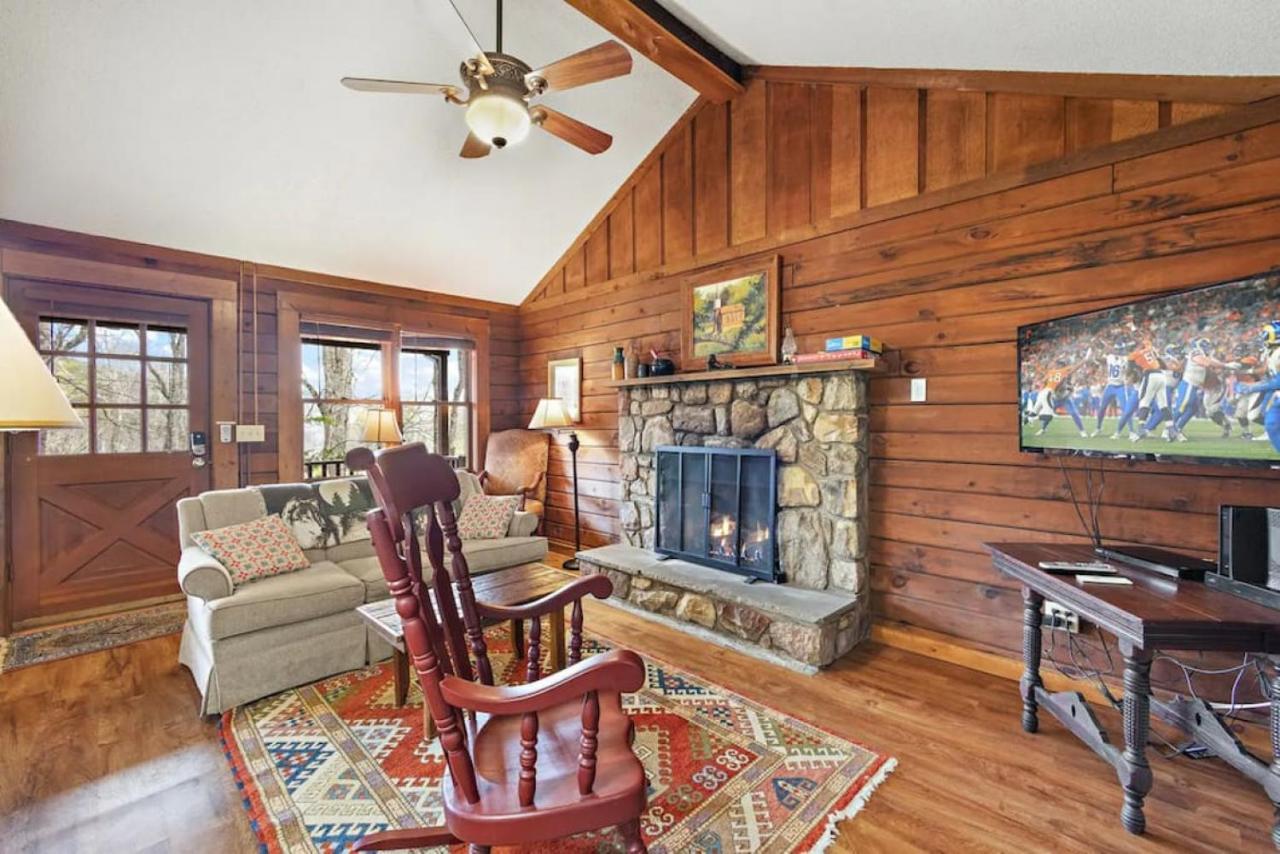Log Cabin On Peaceful River Blowing Rock Kültér fotó